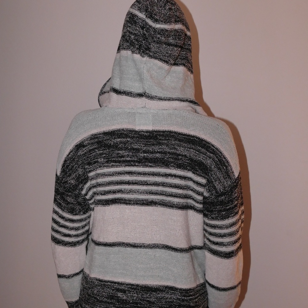 pullover - Picture 3 of 4
